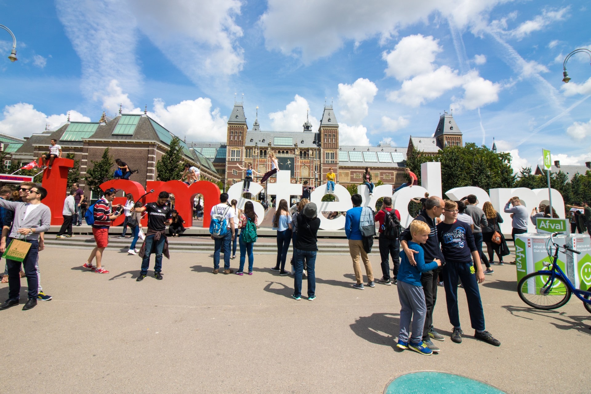 tourists-standing-in-front-of-iamsterdam-sign-a-famous-tourist-attraction-2-day-amsterdam-itinerary