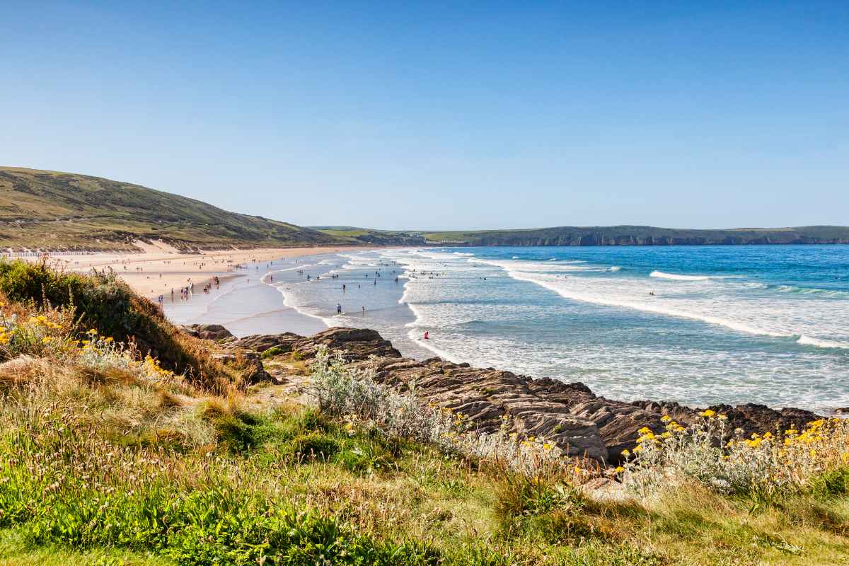 woolacombe-beach-on-sunny-day-places-to-visit-in-devon