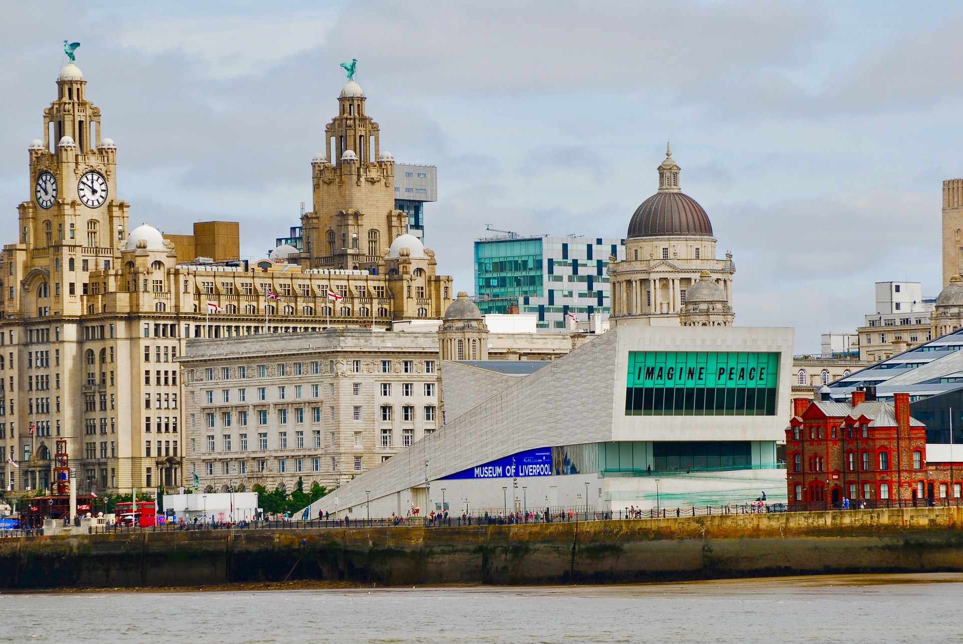 museum-of-liverpool-on-liverpool-docks-and-river-from-across-the-city-on-a-cloudy-day
