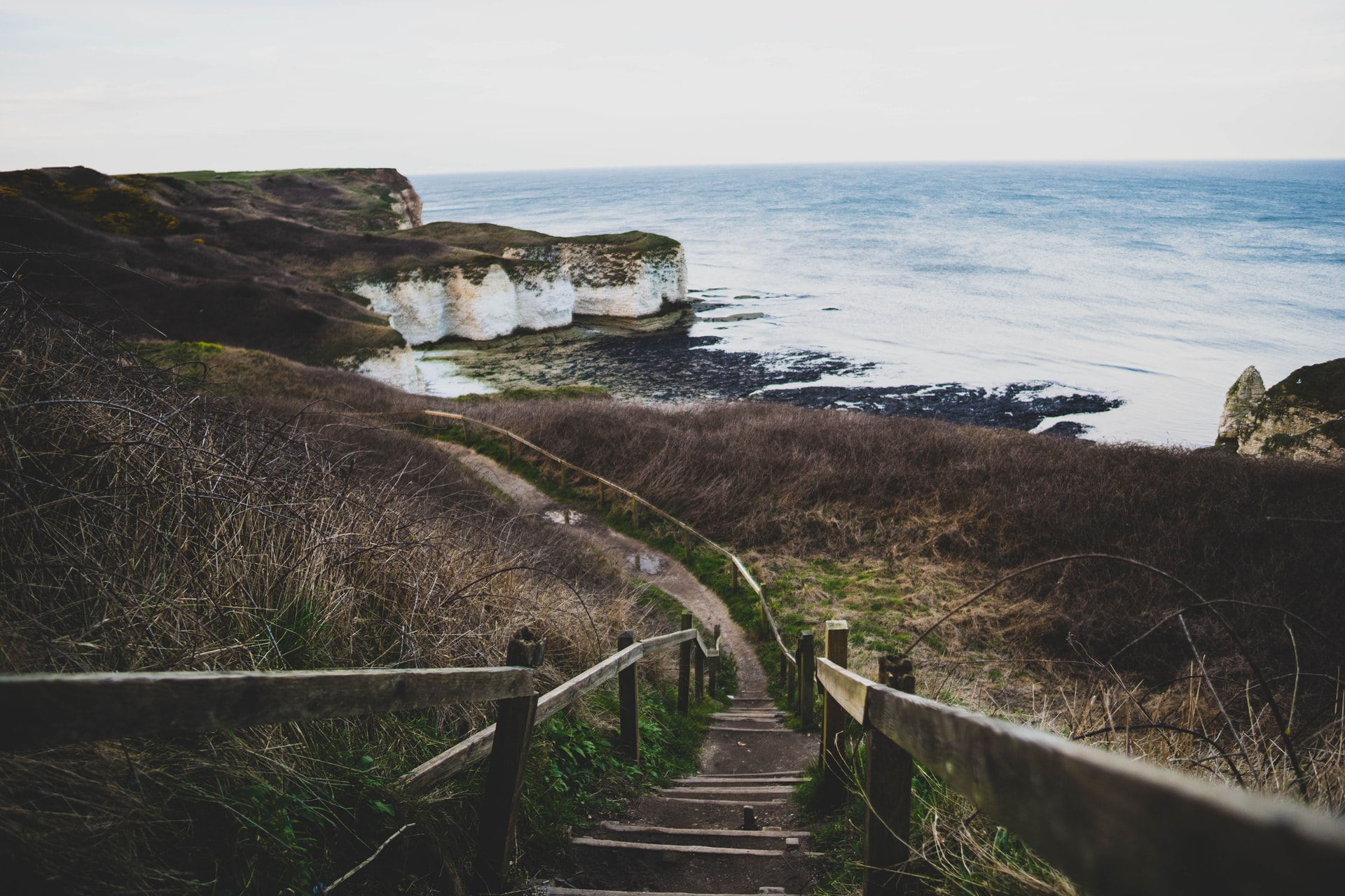 steps-leading-down-to-cliffs-by-sea-flamborough-head-best-walks-in-yorkshire