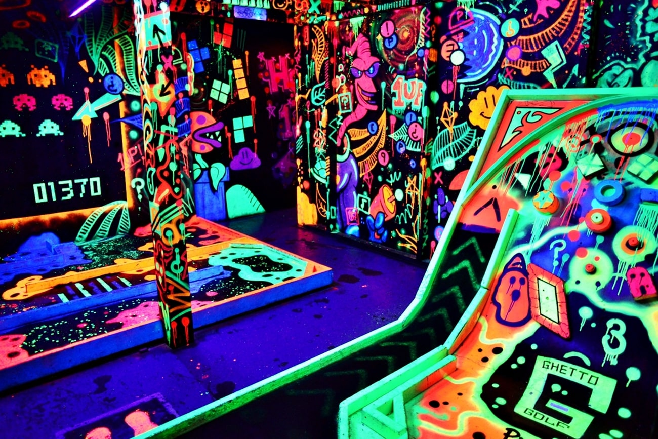 ©ghetto-golf-indoors-crazy-golf-in-dark-lit-up-by-bright-neon-colours-weekend-in-liverpool-itinerary