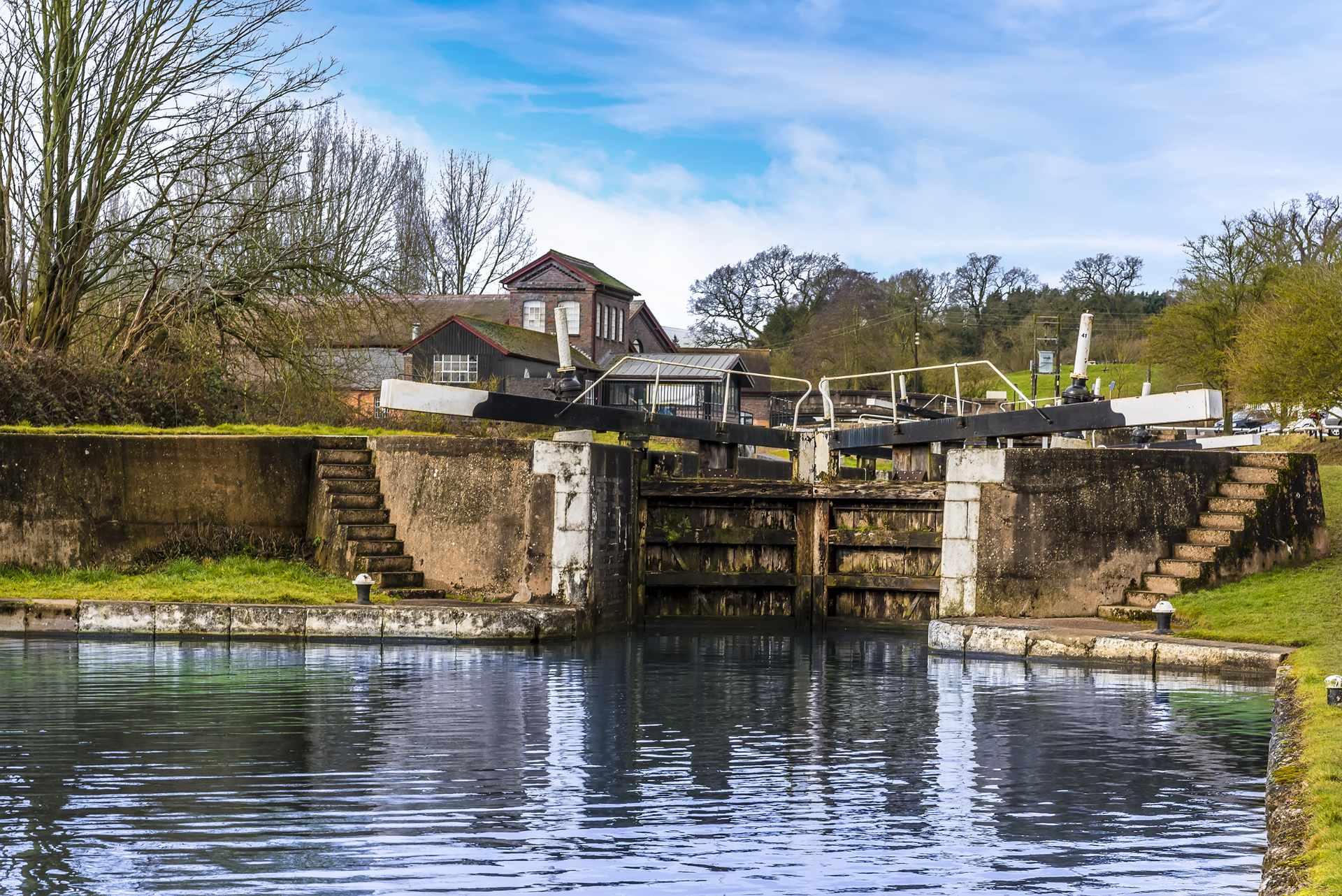 a-closed-lock-gate-at-hatton-locks-on-a-winters-day