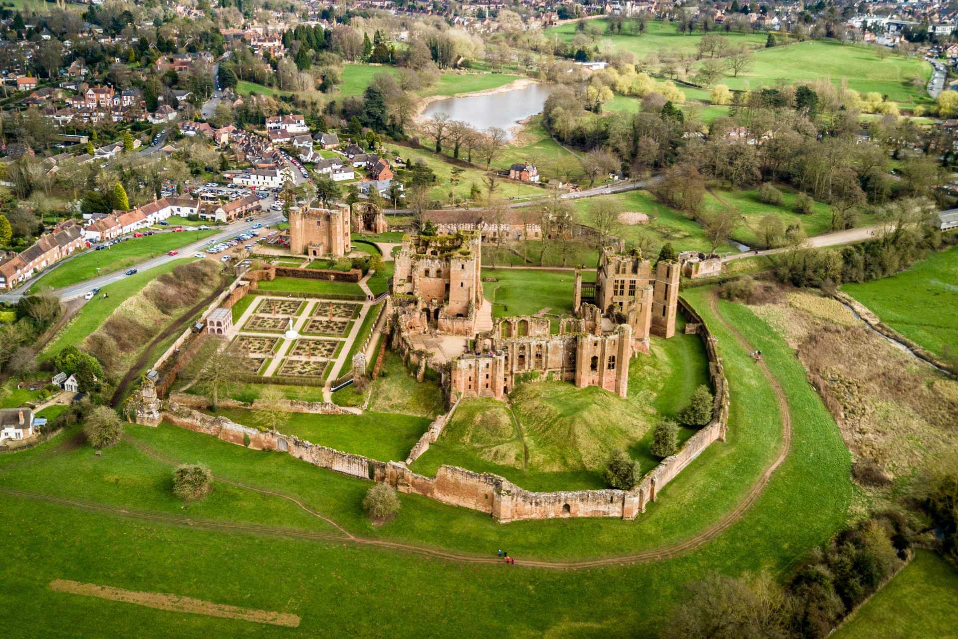 aerial-shot-of-kennilworth-castle-day-trips-from-coventry-day-trips-from-coventry