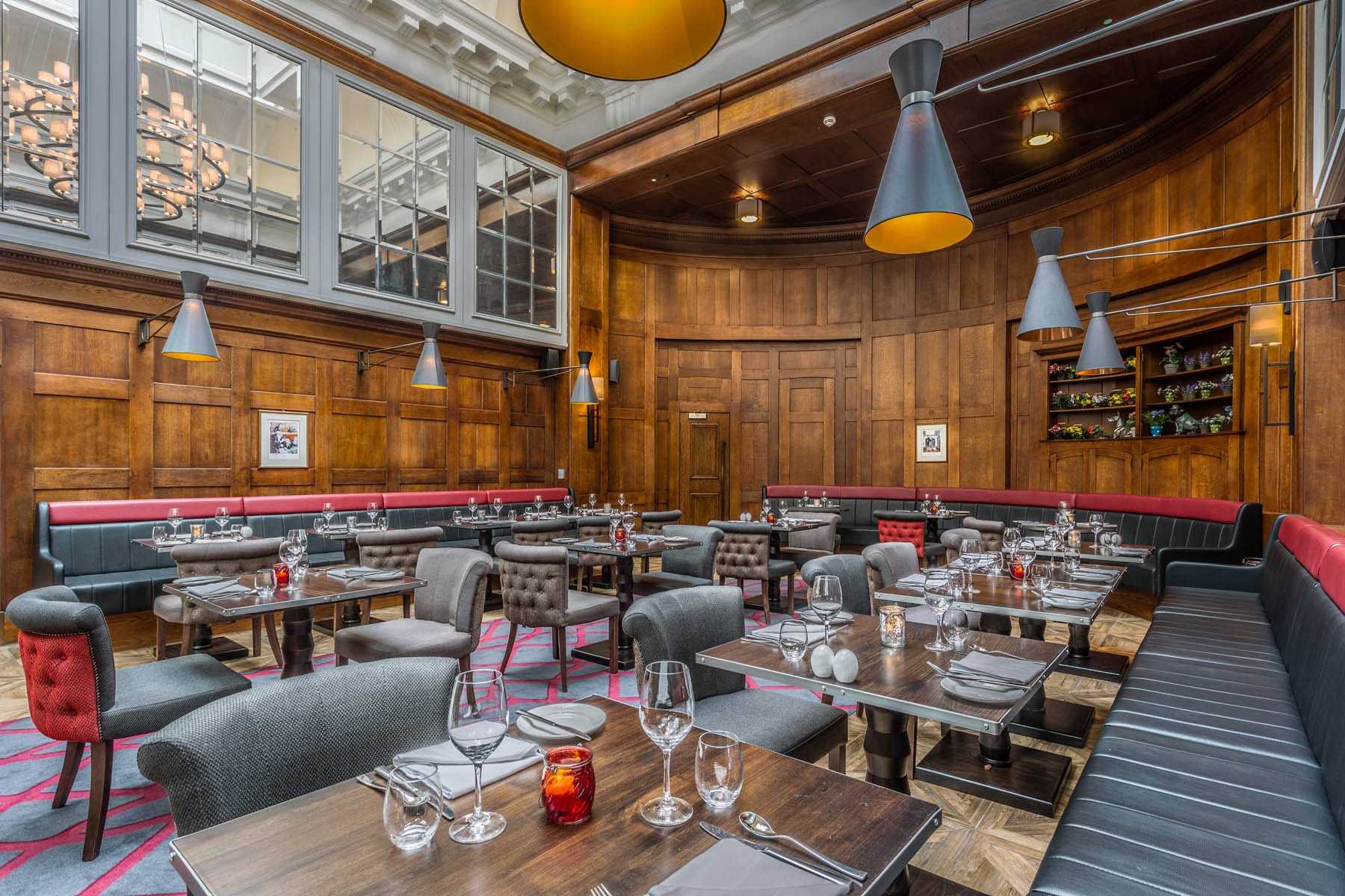courthouse-shoreditch-restaurant-tables
