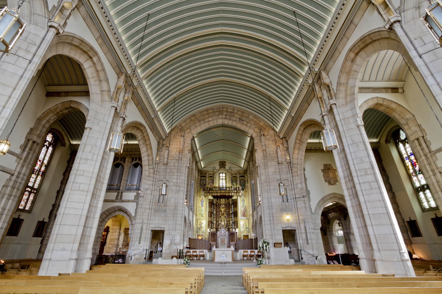 interior-of-leeds-cathedral