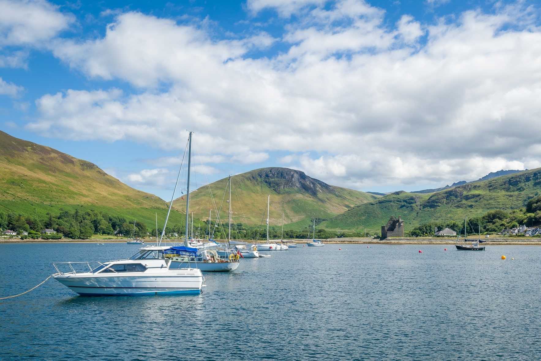 lochranza-bay-with-boats-at-anchor-arran-island-day-trips-from-glasgow