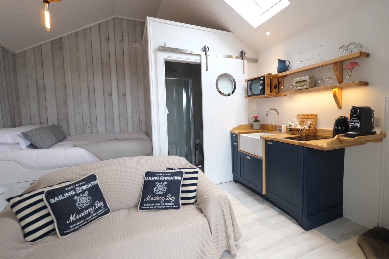 nautical-themed-minimalist-beach-hut-at-the-bee-pods-glamping-donegal