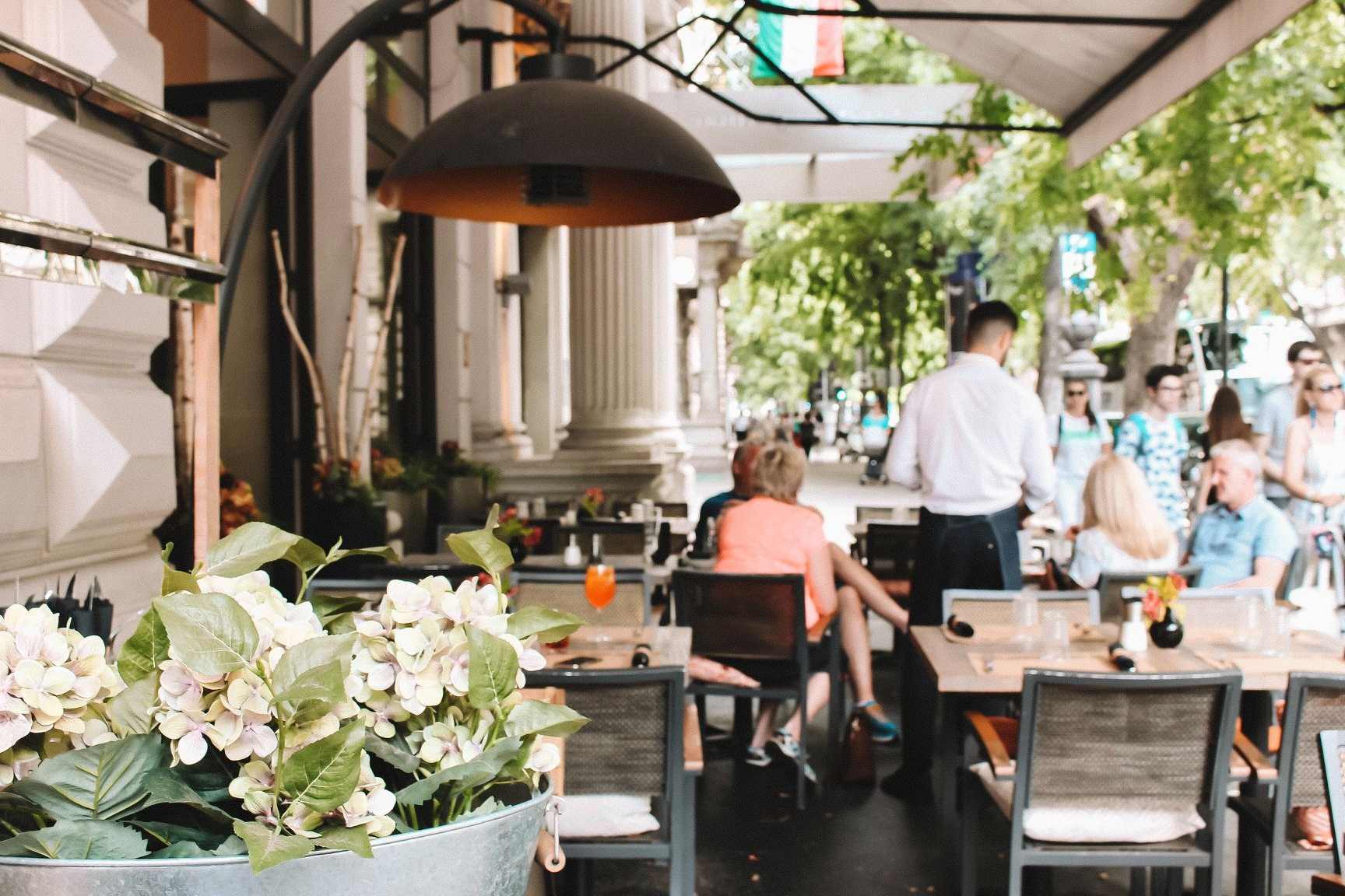 outdoor-restaurant-cafe-in-european-city-bistro-fine