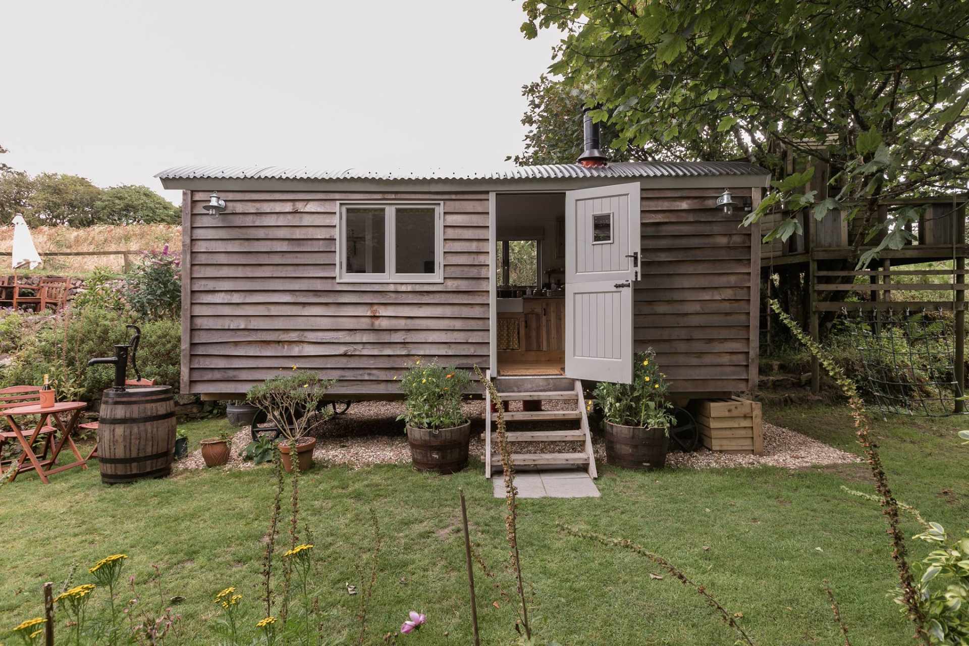 rustic-tinners-retreat-shepherds-hut-in-garden-in-lanner-best-airbnbs-in-cornwall