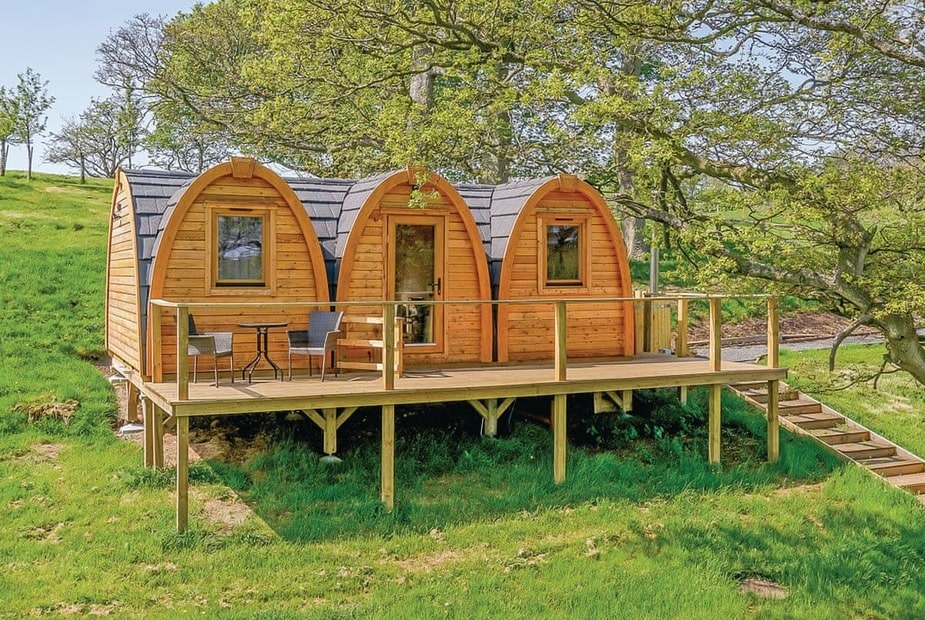 blossom-plantation-woodside-pods-with-decking-on-hill