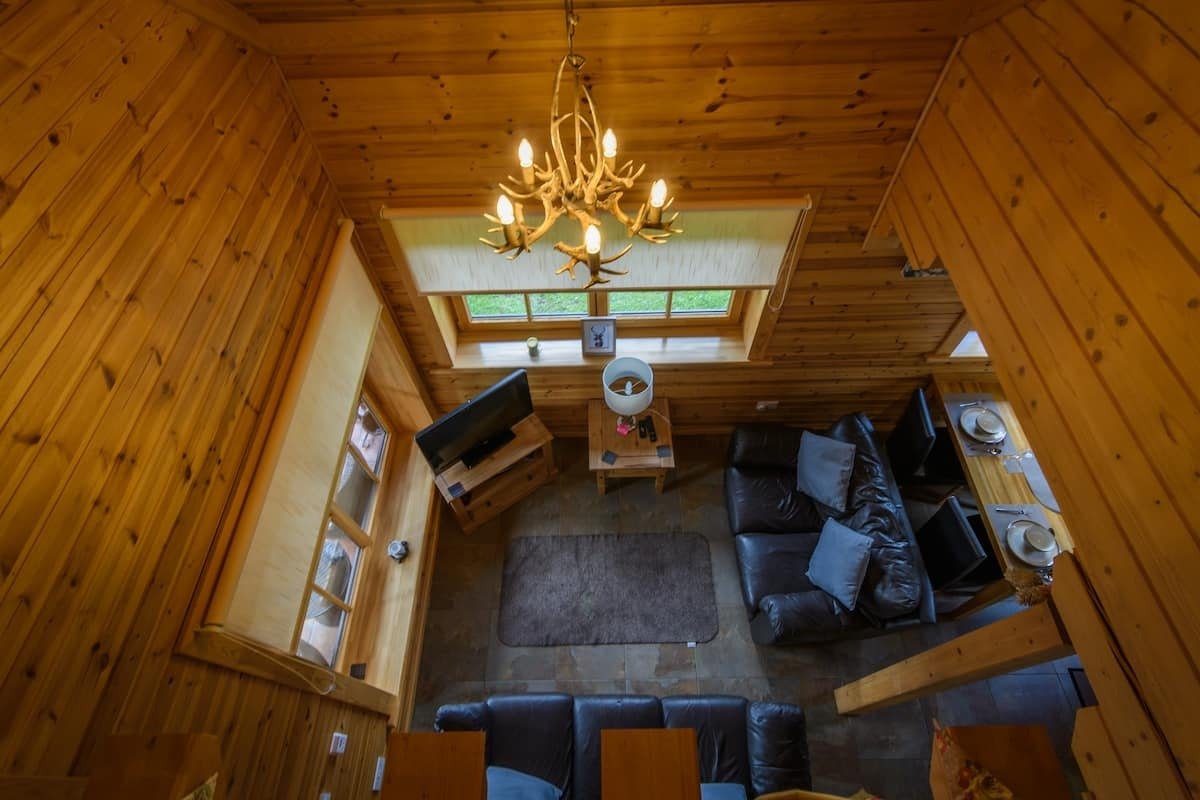 living-area-of-the-roe-deer-log-cabin