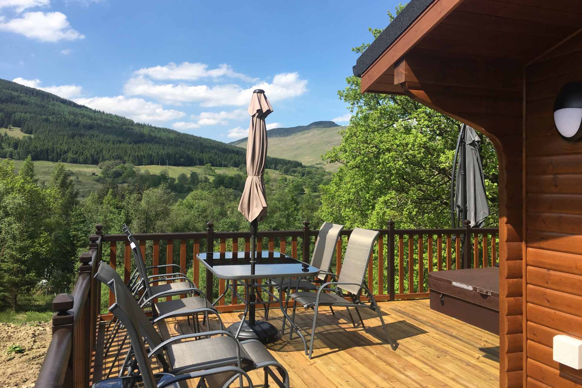 mountain-views-from-balcony-of-teaghlach-luxury-lodge