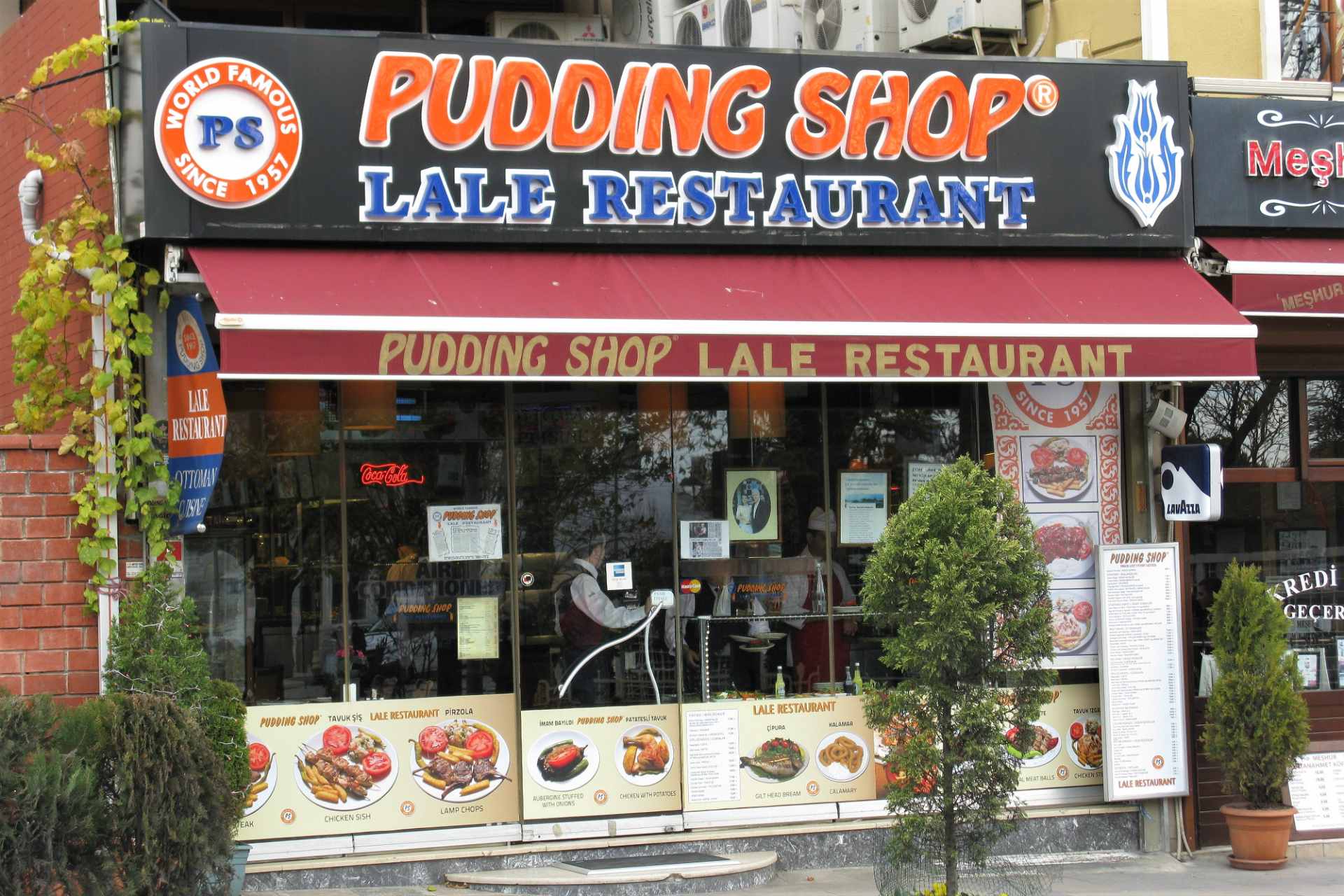 pudding-shop-lale-restaurant-cafe-on-street