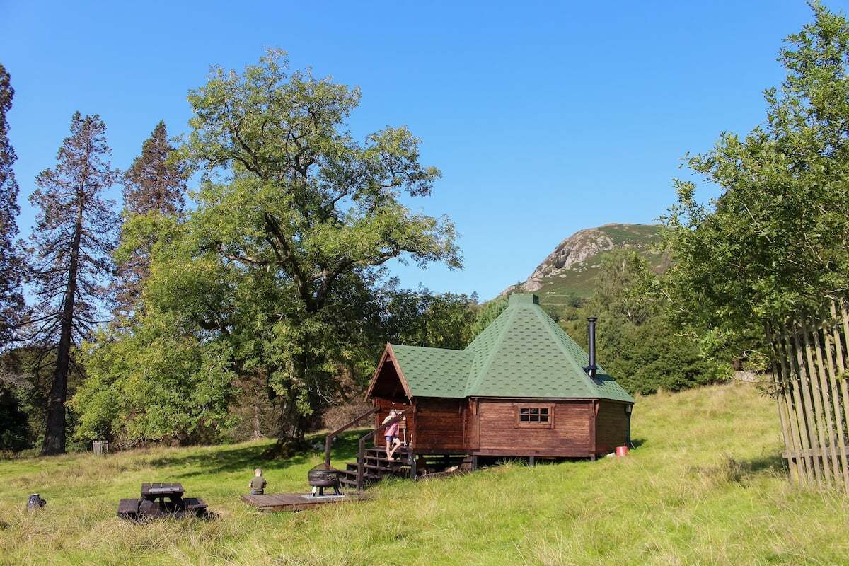 rydal-c1-cosy-log-cabin-in-green-field-with-mountain-views-airbnbs-lake-district