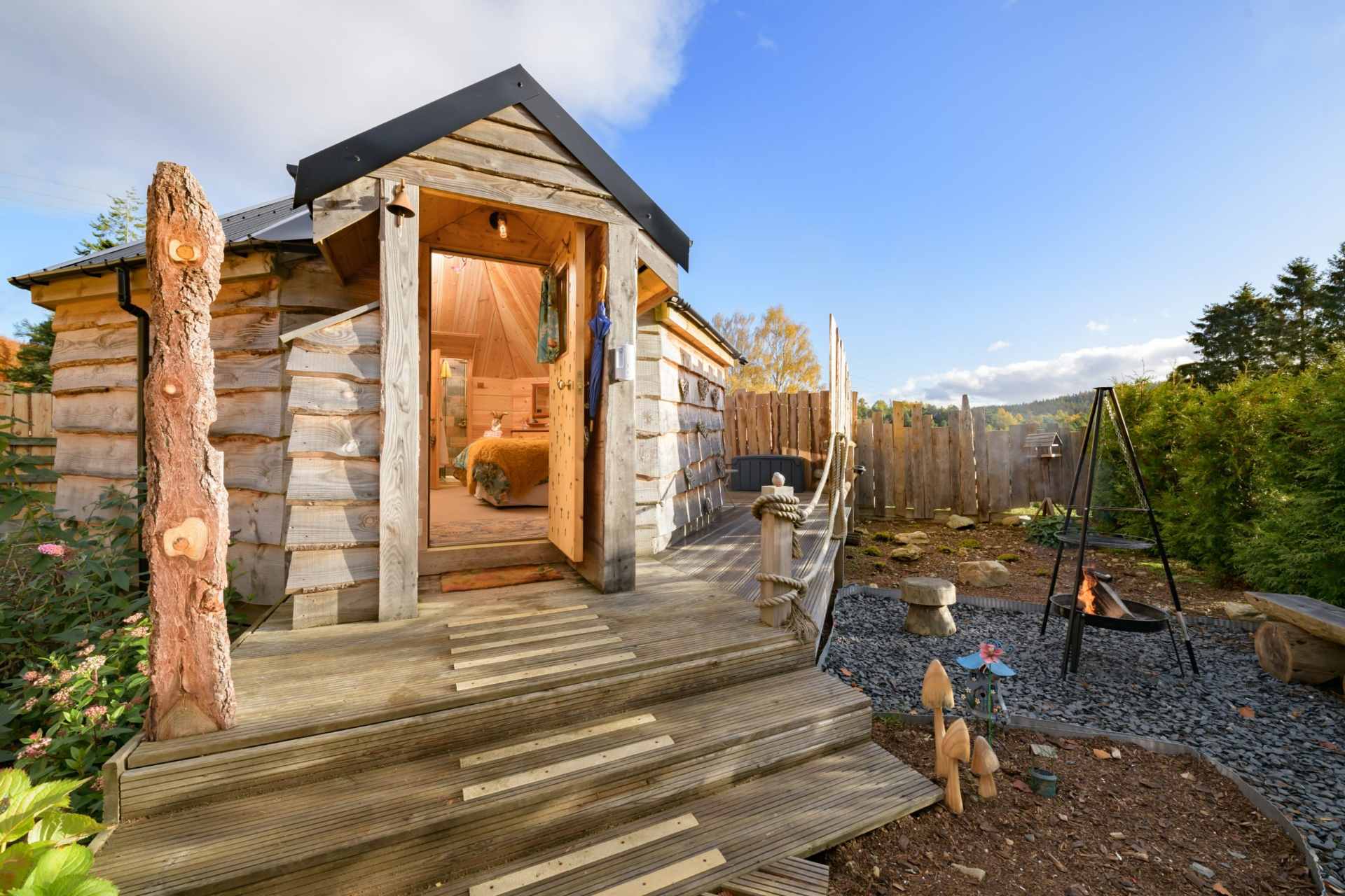 the-wee-love-nest-cabin-with-fire-pit-lodges-with-hot-tub-scotland