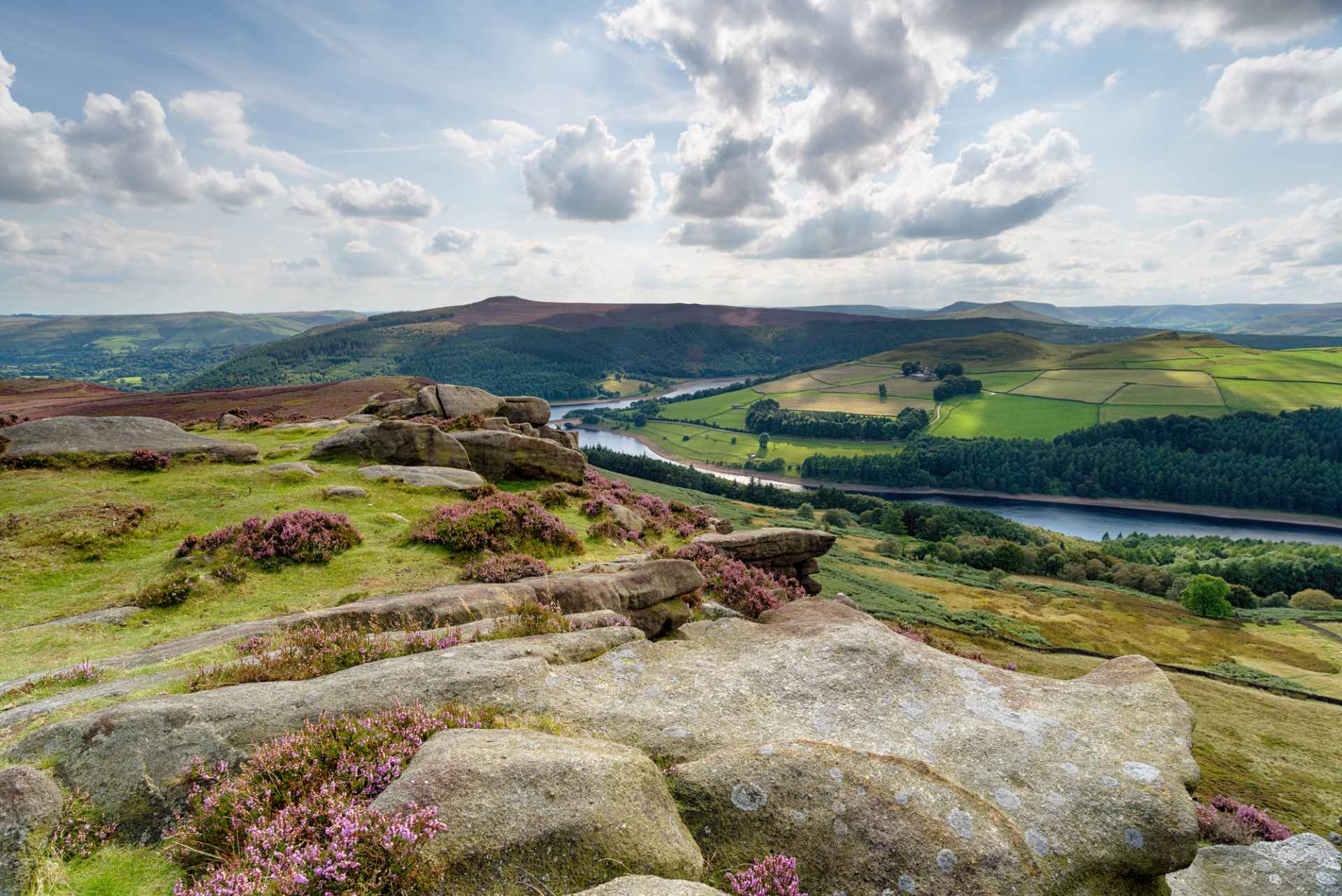 view-of-ladybower-reservoir-and-surrounding-hills-from-derwent-edge
