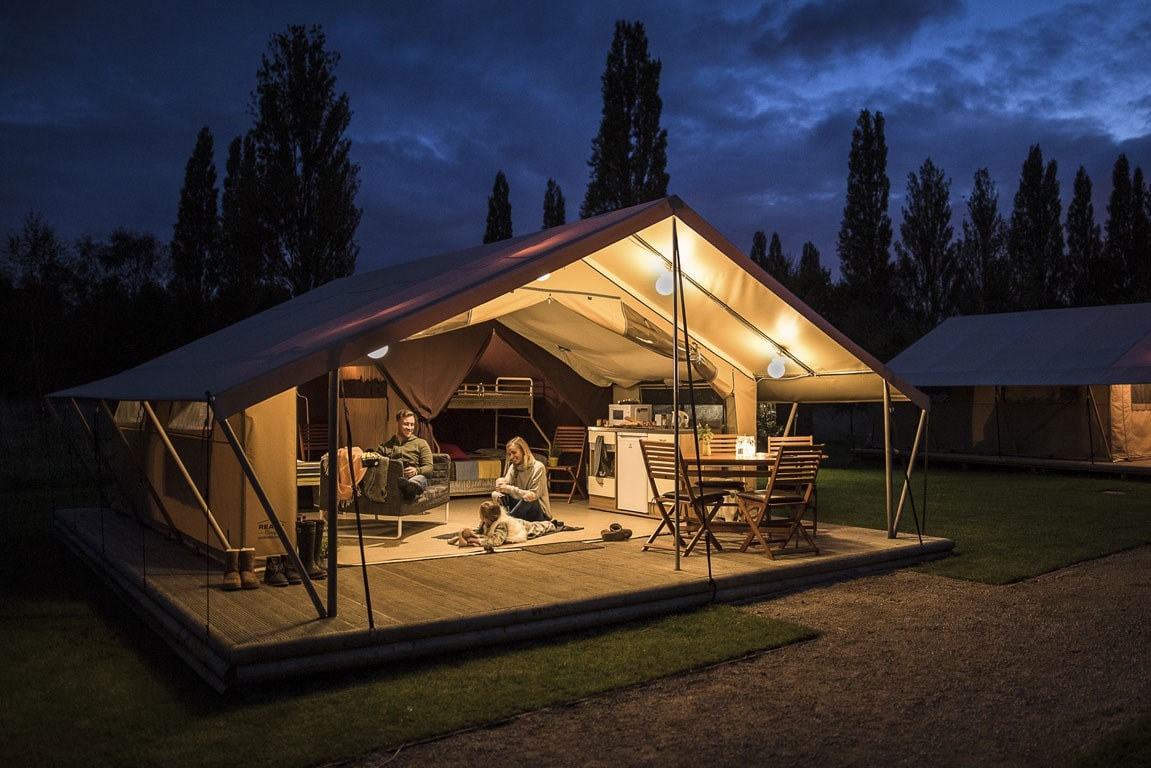 blackmore-ready-club-safari-tents-lit-up-at-night-glamping-worcestershire