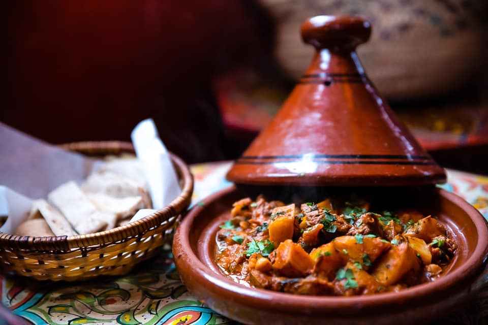 bowls-of-moroccan-food-at-oranaise-café