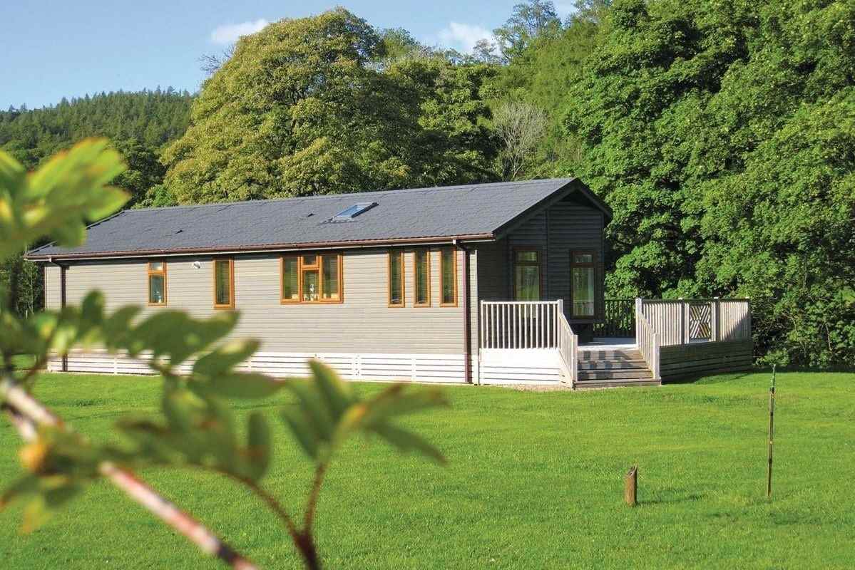 large-lodge-in-field-at-parmontley-hall-lodges