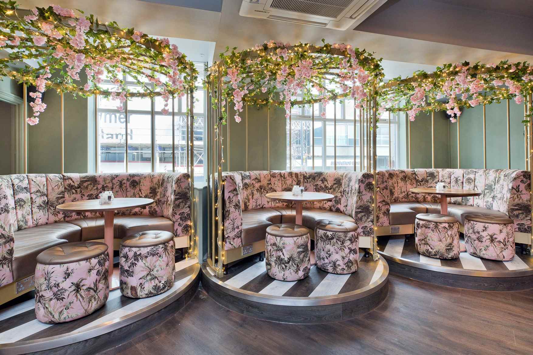 pink-restaurant-booths-at-slug-and-lettuce-bottomless-brunch-sheffield