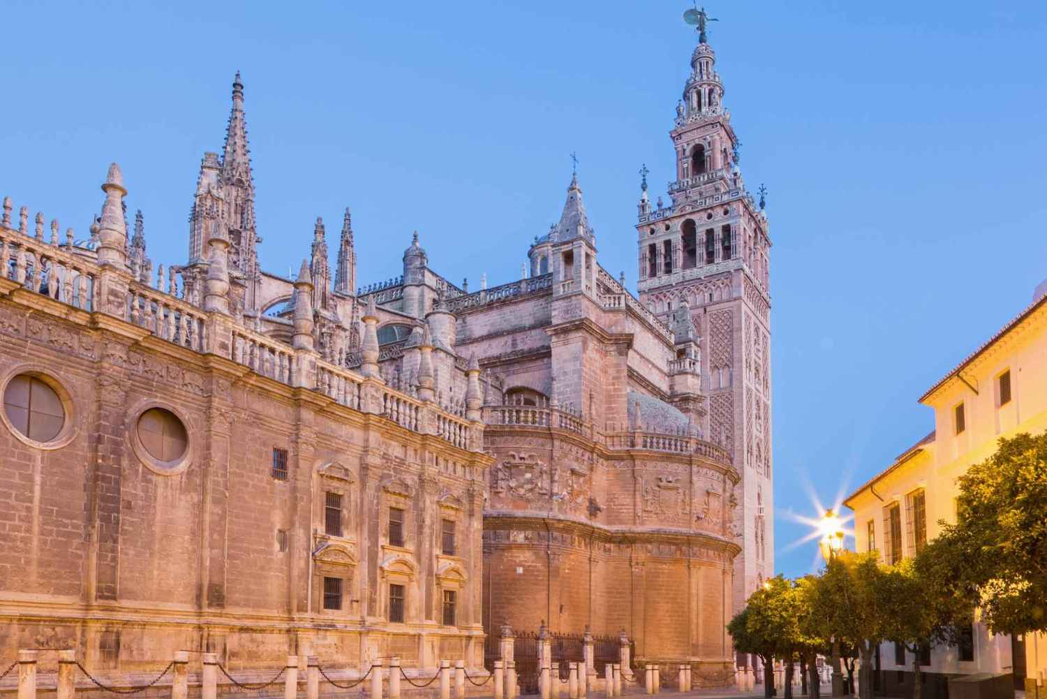 seville-cathedral-at-sunset