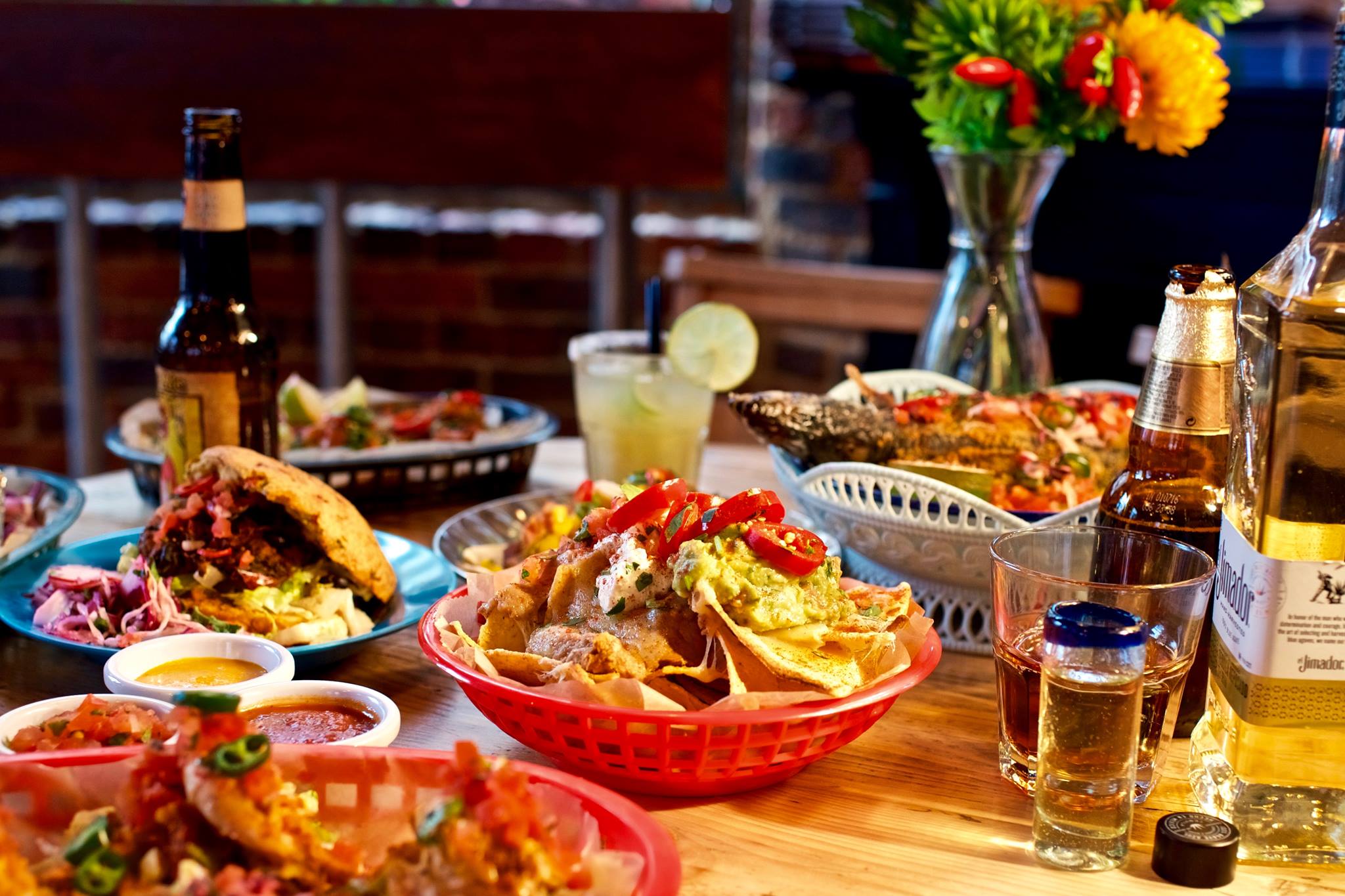 bowls-of-mexican-food-and-drinks-at-la-choza-best-vegan-restaurants-brighton