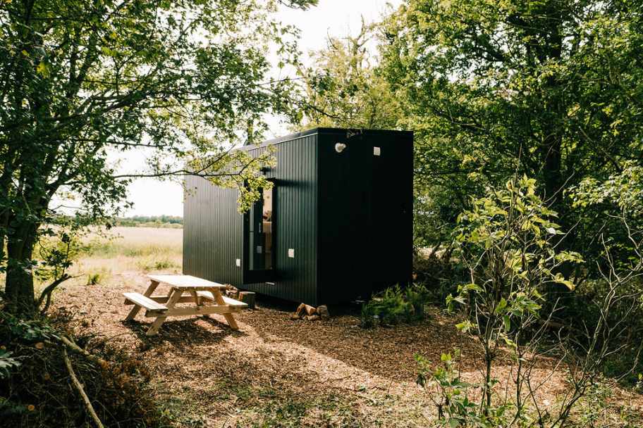 exterior-of-unplugged-digital-detox-cabin-glamping-essex