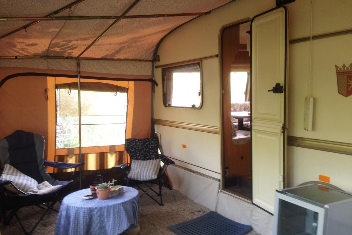 loughnafooey-caravan-with-covered-seating-outside