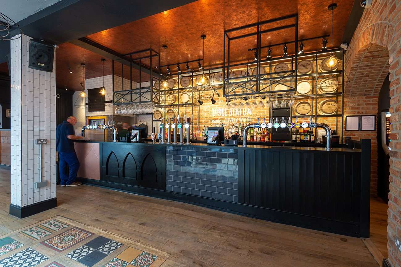 bar-inside-o'neills-irish-pub-and-bar