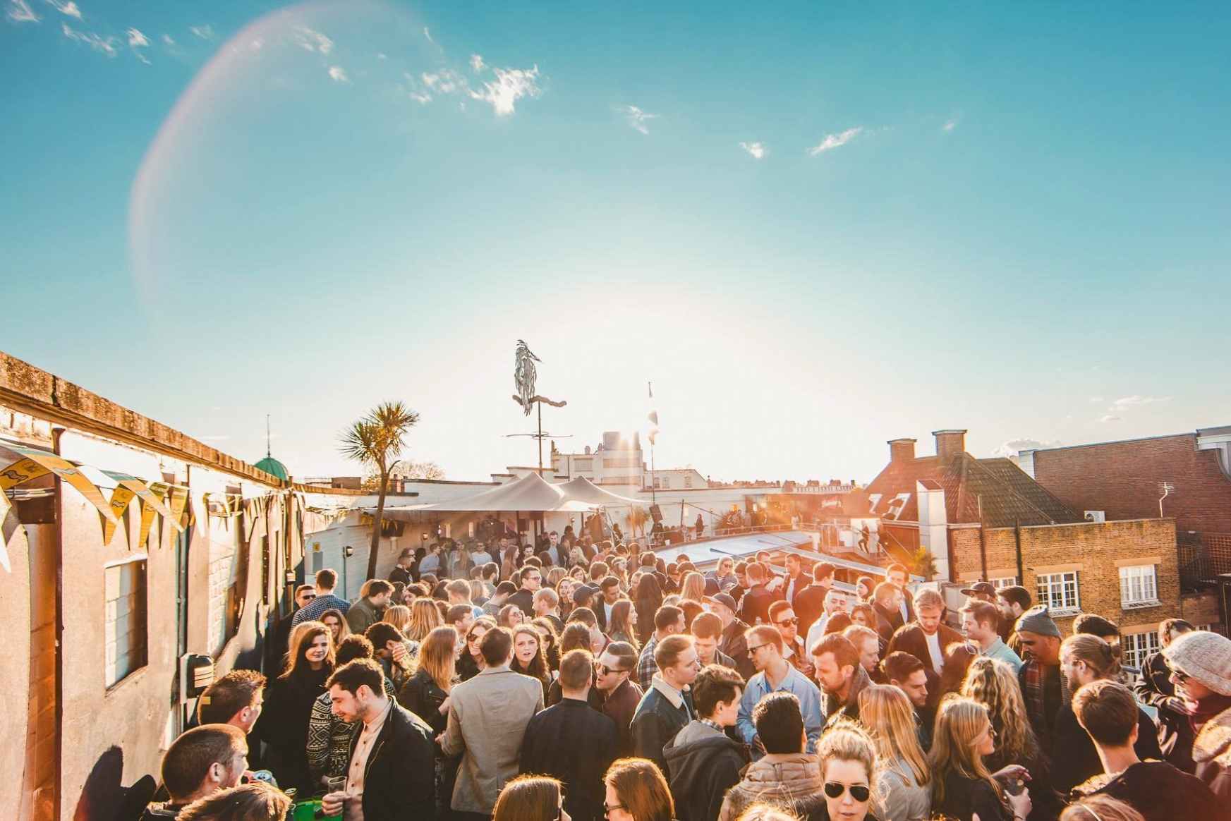 people-partying-on-the-prince-of-wales-pow-terrace-bottomless-brunch-brixton