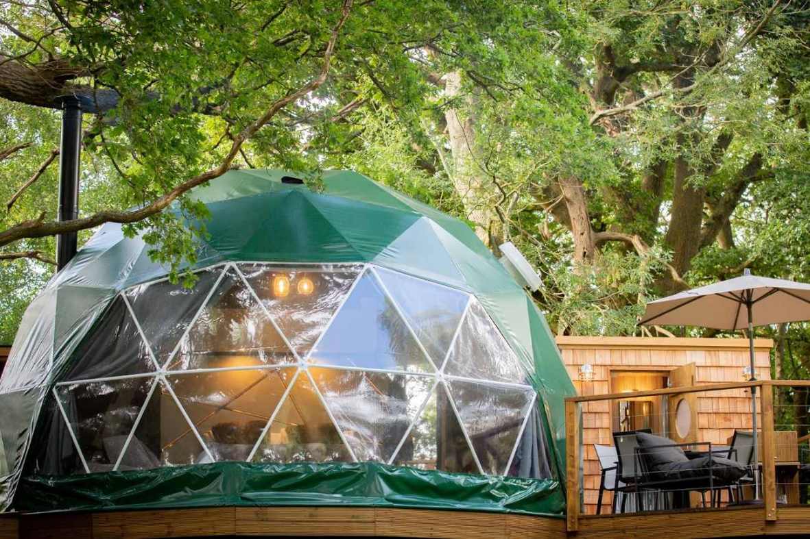 exterior-of-green-luna-domes-geodome-in-woodland-glamping-kent