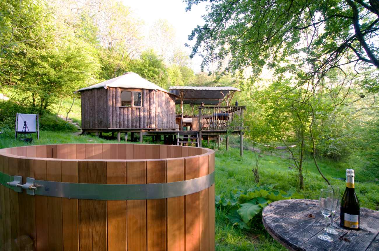 westley-farm-gold-rush-cabin-with-hot-tub-glamping-gloucestershire
