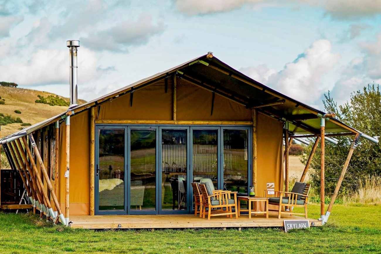 wheatfields-luxury-safari-tent-in-field-glamping-kent