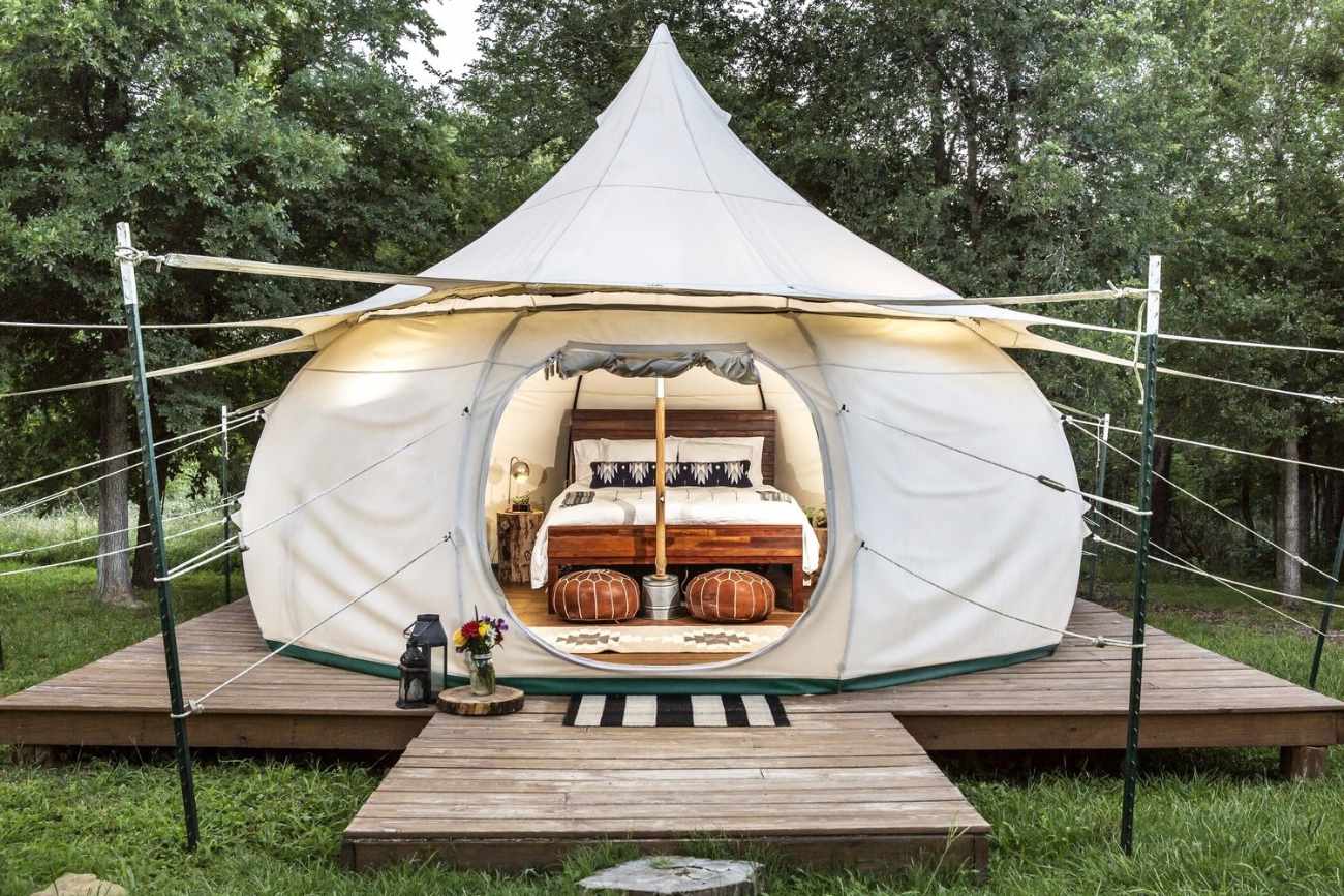 exterior-of-green-acres-yurt-glamping-texas-yurts