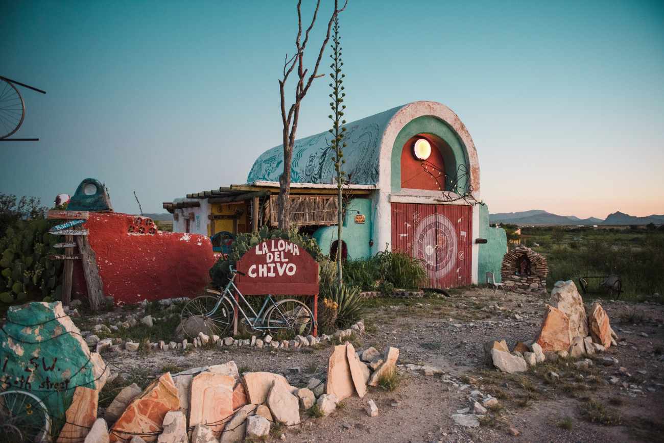 exterior-of-la-loma-del-chivo-the-goat-shed-glamping-texas
