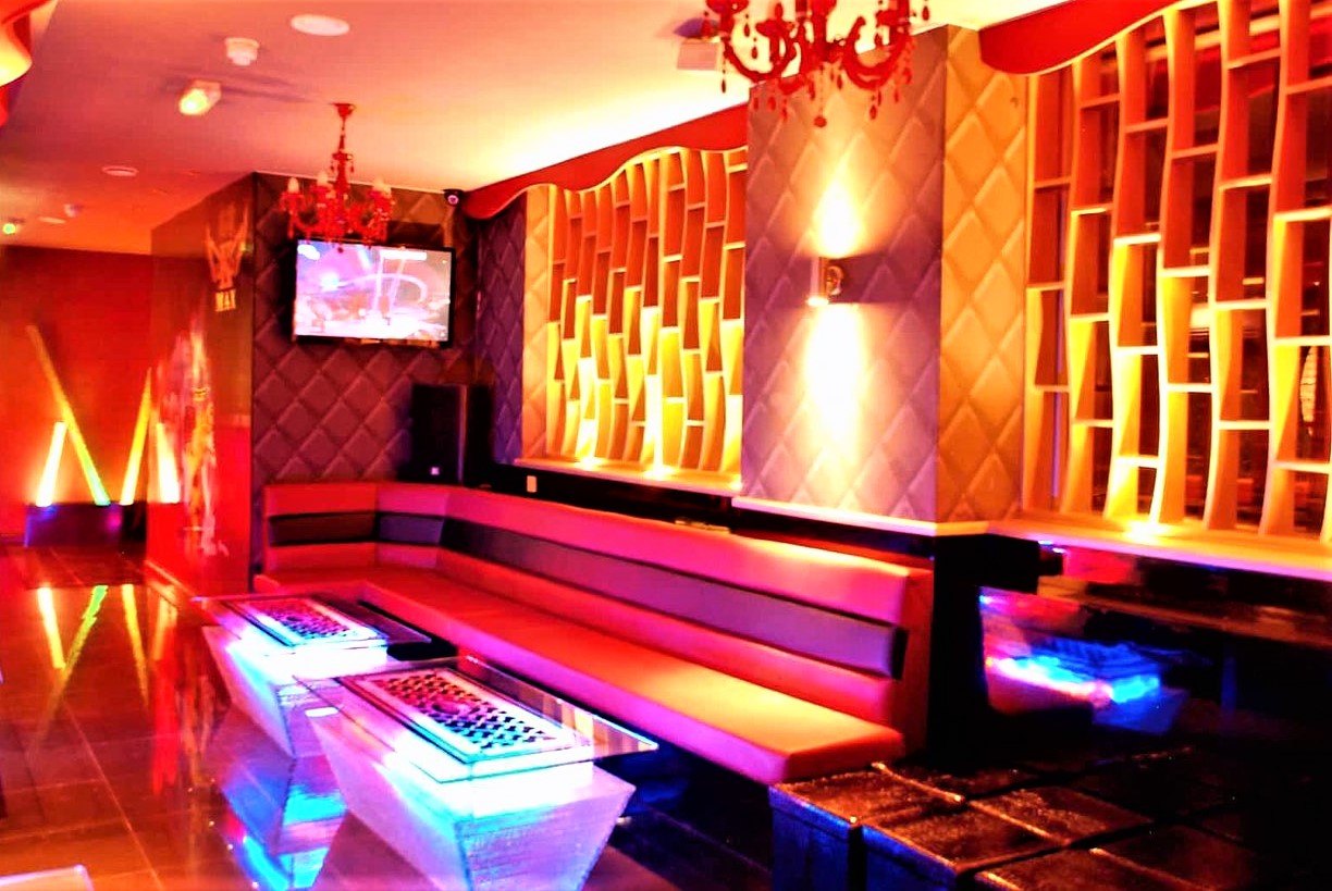 interior-of-k-max-karaoke-bar-with-seating