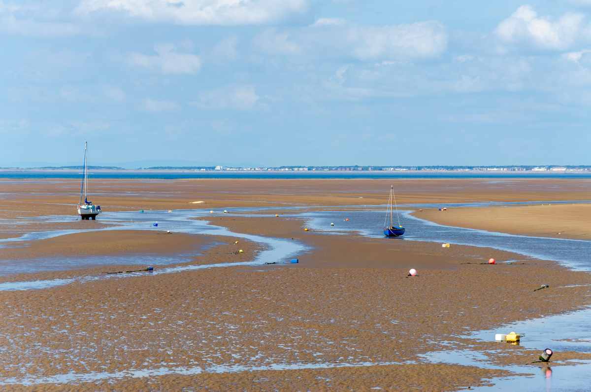 boats-on-meols-beach-on-sunny-day