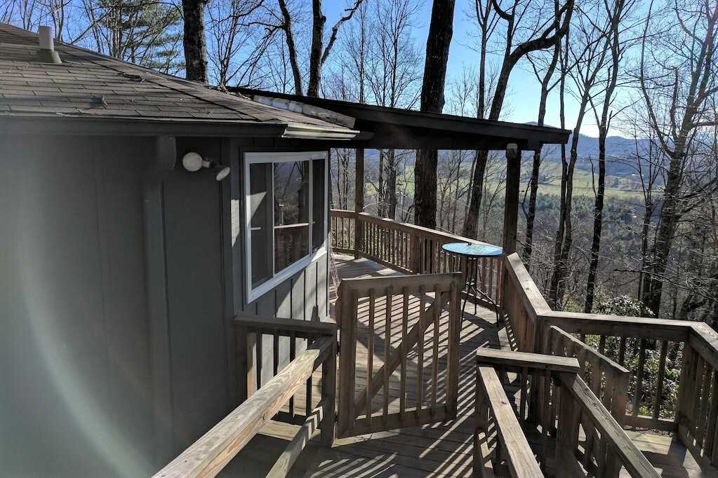 decking-of-treehouse-with-stunning-view