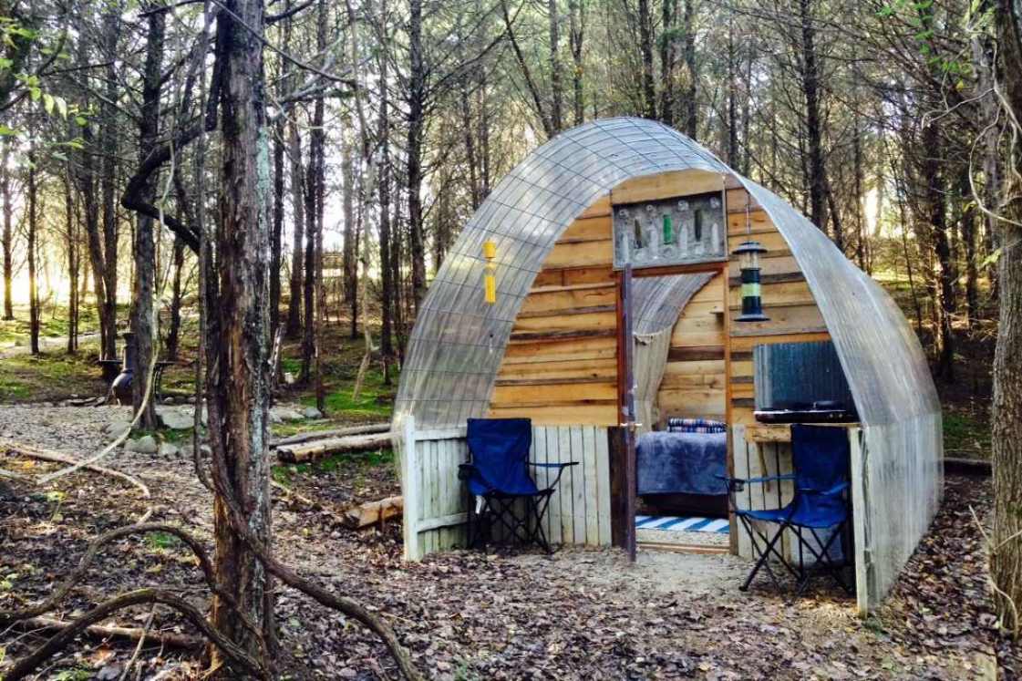 exterior-of-stargazing-hut-at-mossy-forest-glamping