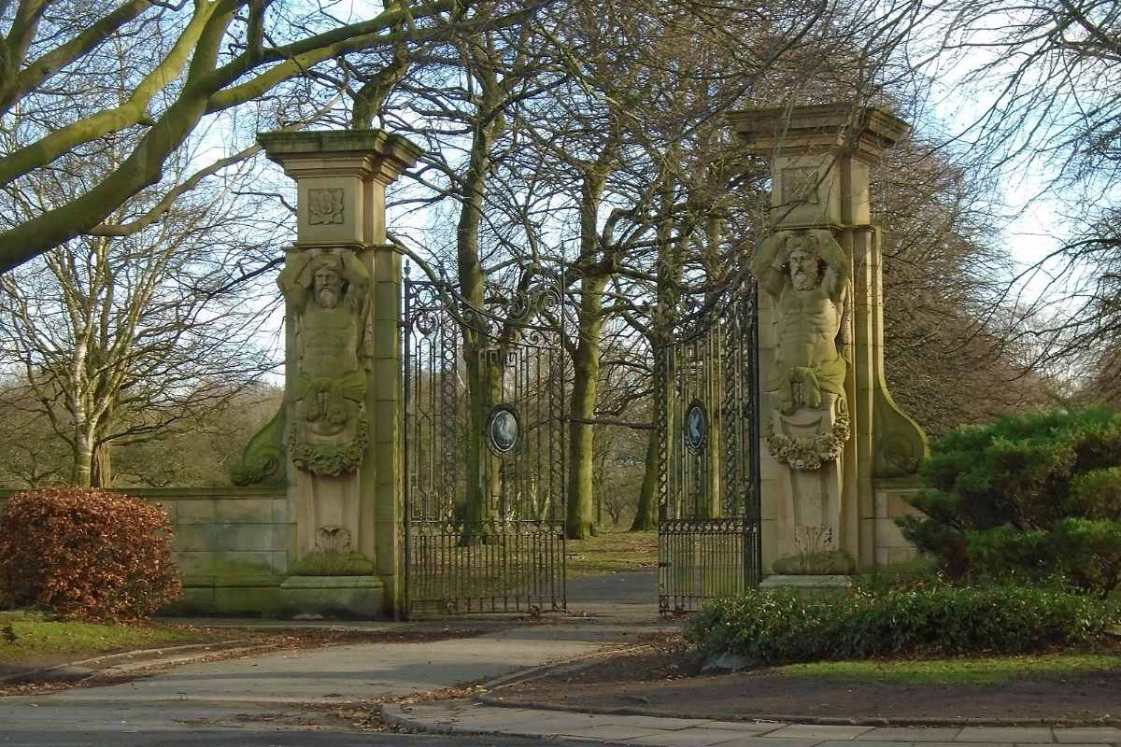 gate-at-entrance-to-calderstones-park-in-autumn