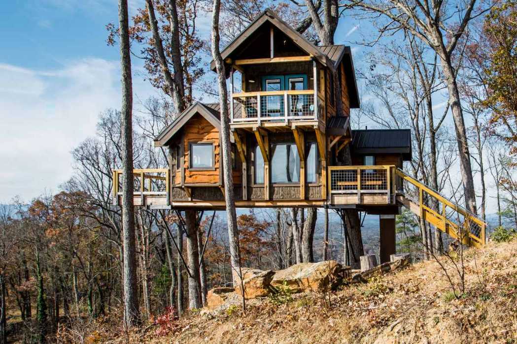 sanctuary-treehouse-at-treehouses-of-serenity-treehouse-rentals-nc
