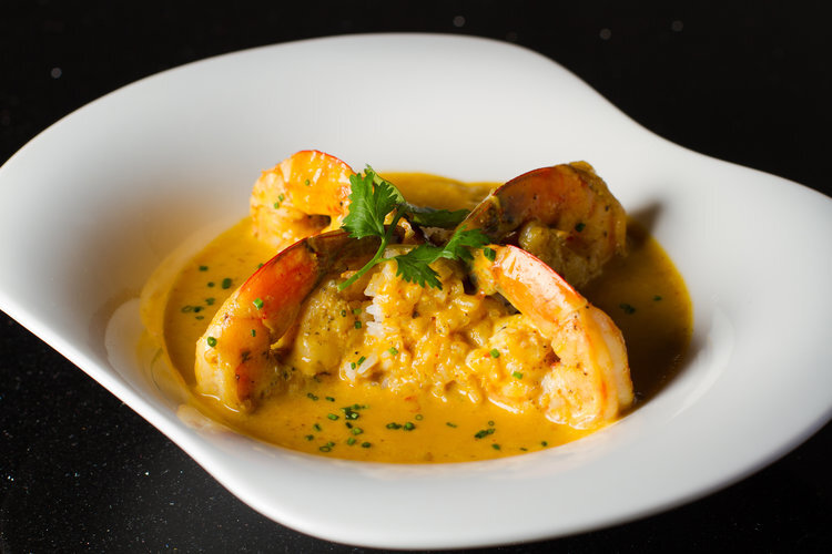 bowl-of-curry-shrimp-at-scarlet-oak-restaurant-and-bar