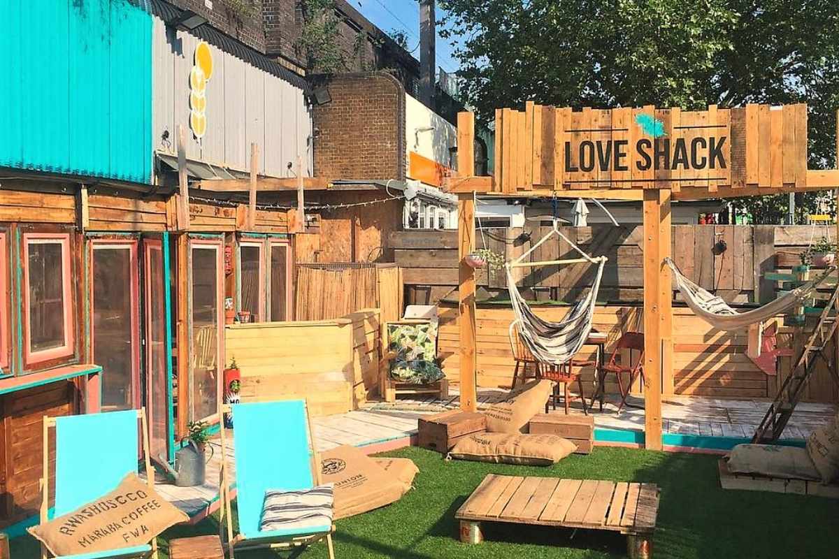 garden-at-love-shack-cafe-on-sunny-day