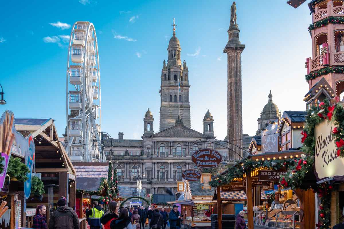 george-square-christmas-market-in-glasgow-christmas-markets-scotland