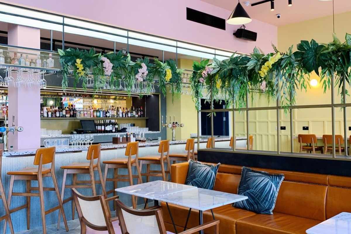 interior-of-masons-kitchen-and-bar-bottomless-brunch-liverpool