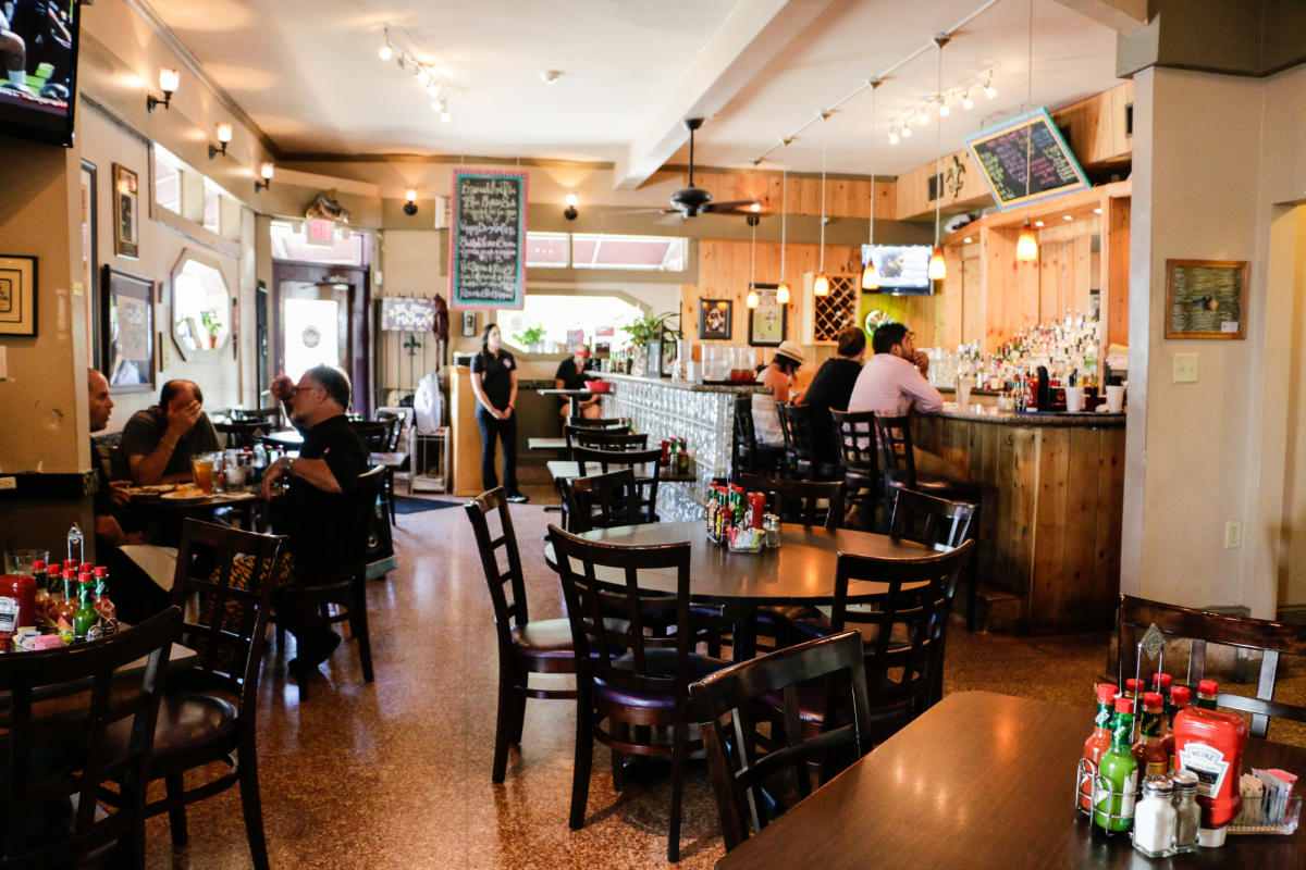 katies-restaurant-and-bar-bottomless-brunch-new-orleans