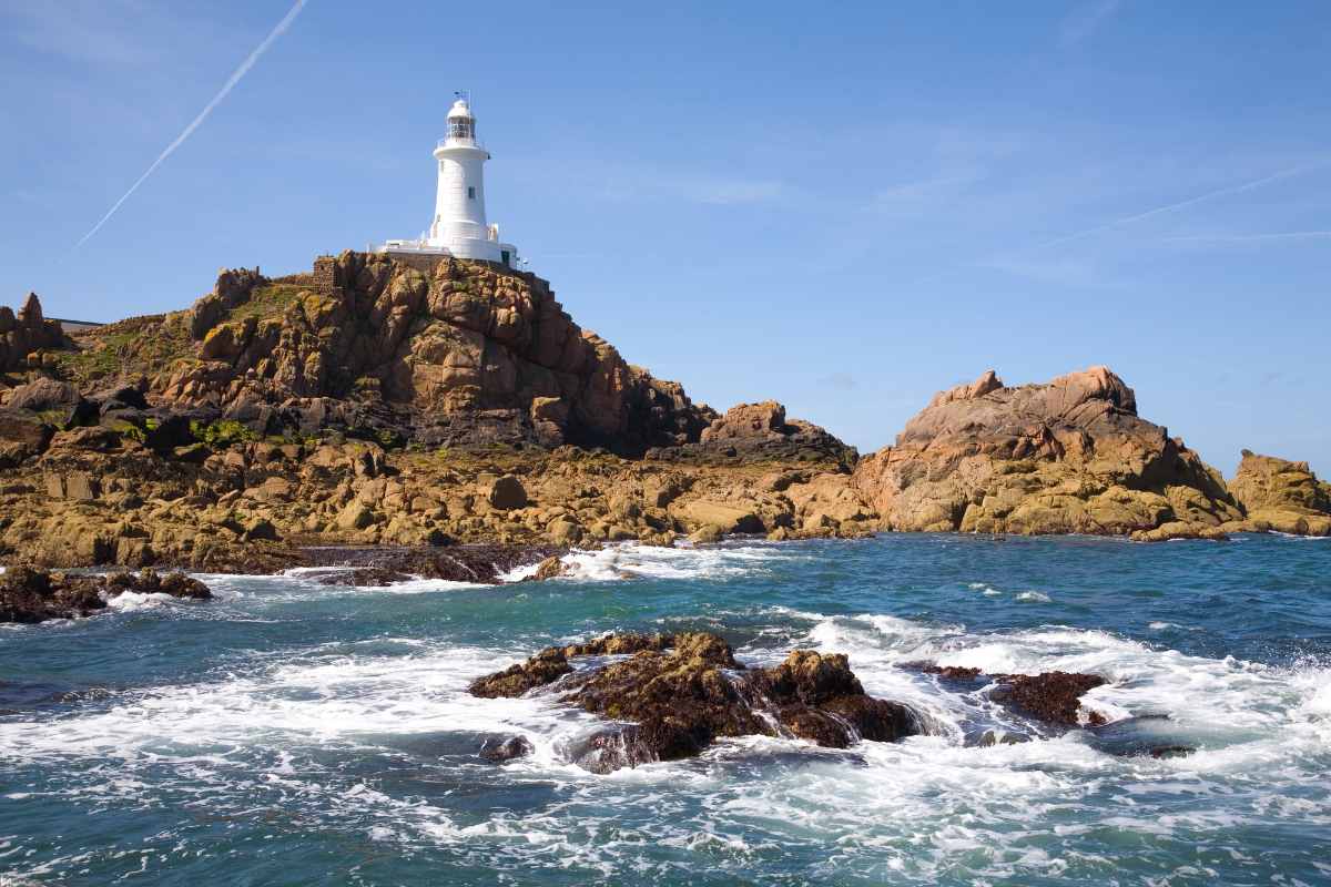 la-cobiere-lighthouse-on-sunny-day-3-days-in-jersey-itinerary