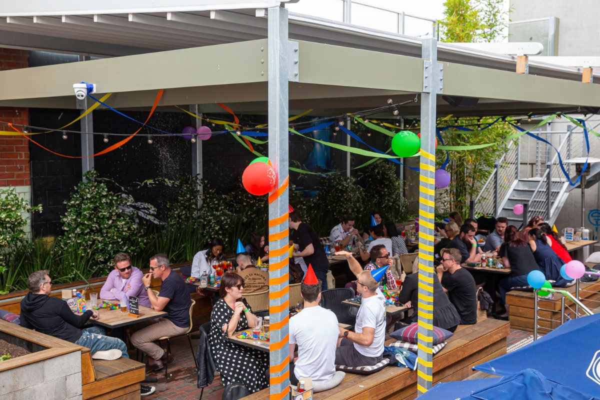 people-dining-outdoors-at-harlow-bar