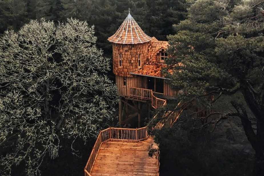 skylark-treehouse-at-hesleyside-huts-treehouses-northumberland