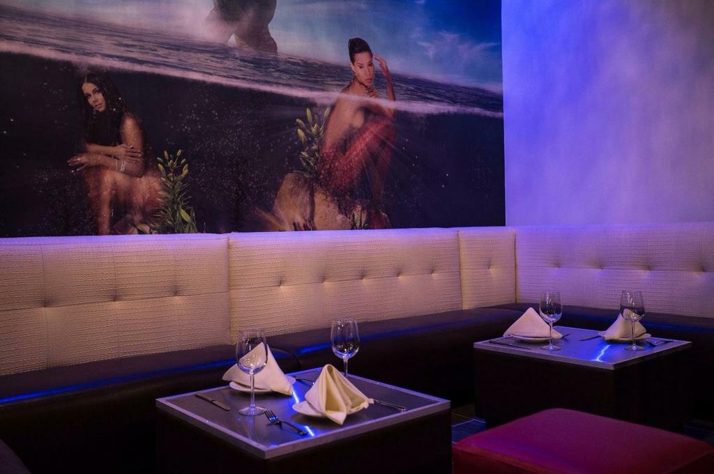 two-tables-inside-atlantis-restaurant-and-lounge-bottomless-brunch-atlanta
